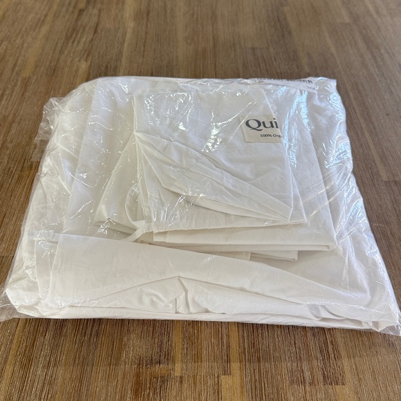 Quince Classic Organic Percale Sheet Set - Thumbnail 5